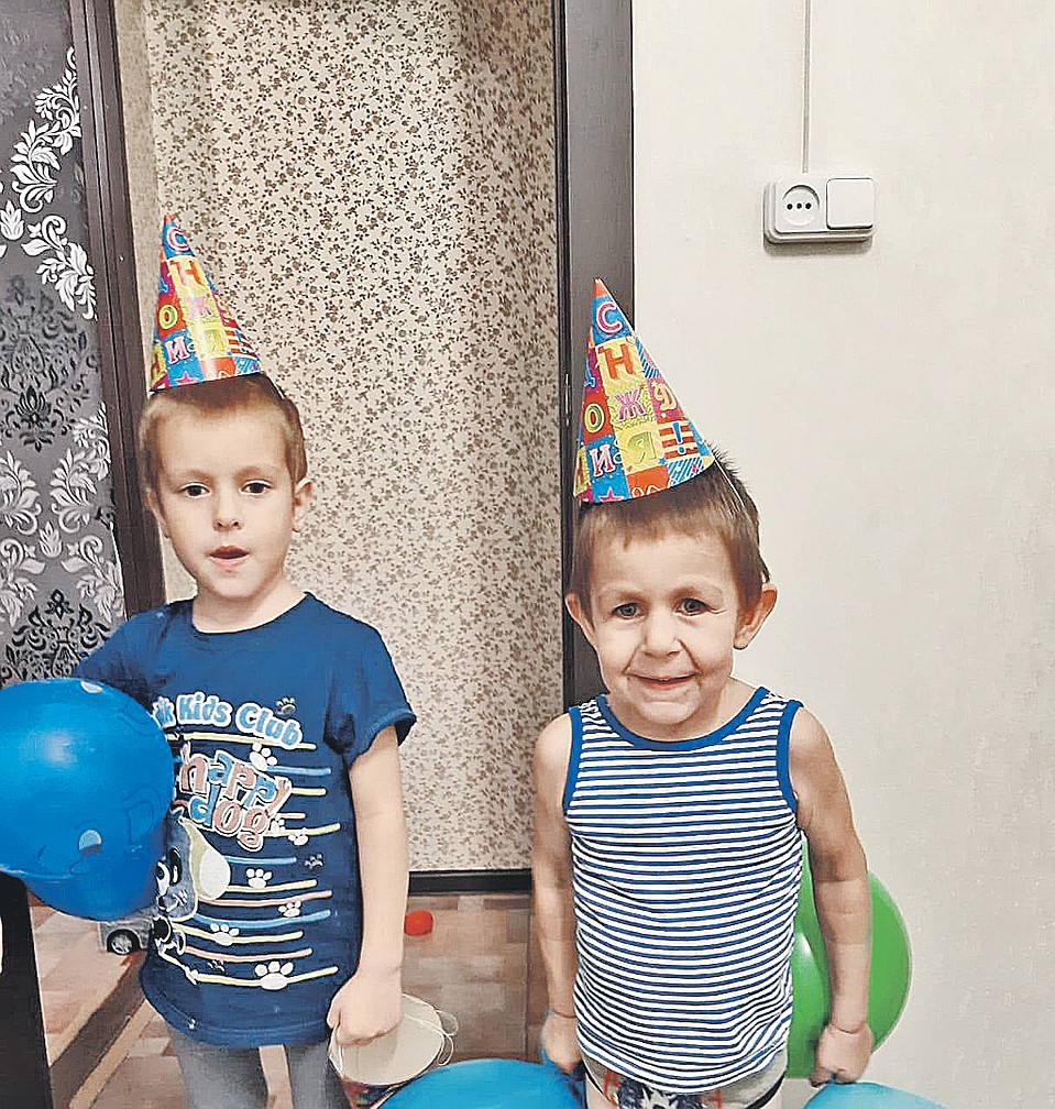 Один из сыновей, 4-летний Миша, унаследовал генетическое заболевание мамы. Фото: Личный архив
