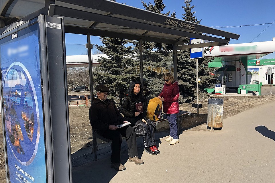 В прошлый раз нижегородцы подарили звезде "Дикого ангела" паспорт РФ. Фото: https://vk.com/nataliaoreiro
