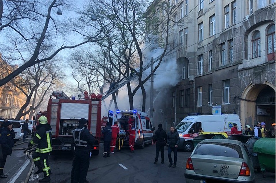 Возгорание началось с третьего этажа учебного корпуса. Фото: Госслужба Украины по чрезвычайным ситуациям