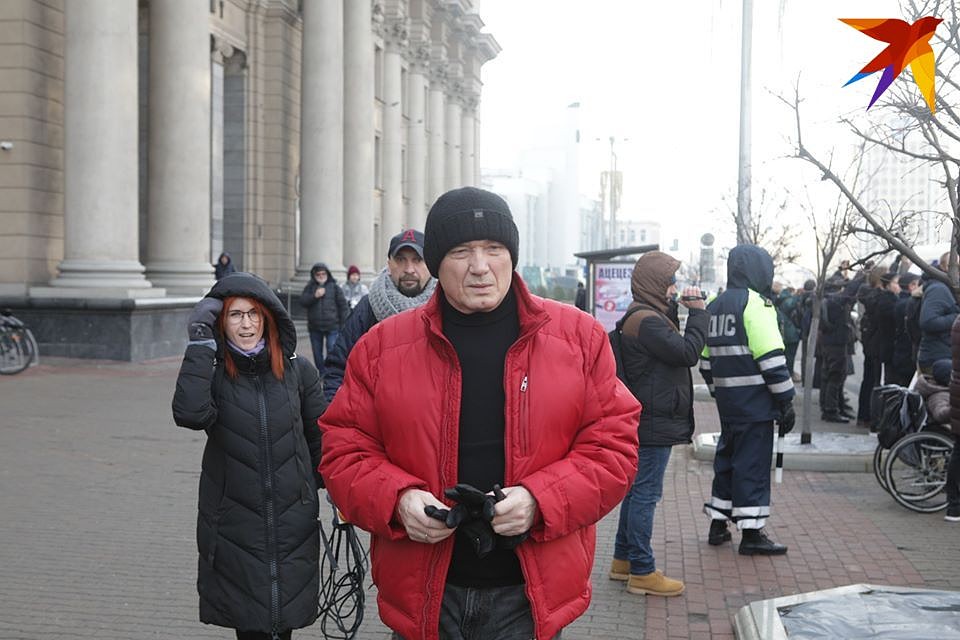 Поддержать акцию пришли многие политические деятели. В том числе Владимир Некляев. Фото: Святослав ЗОРКИЙ