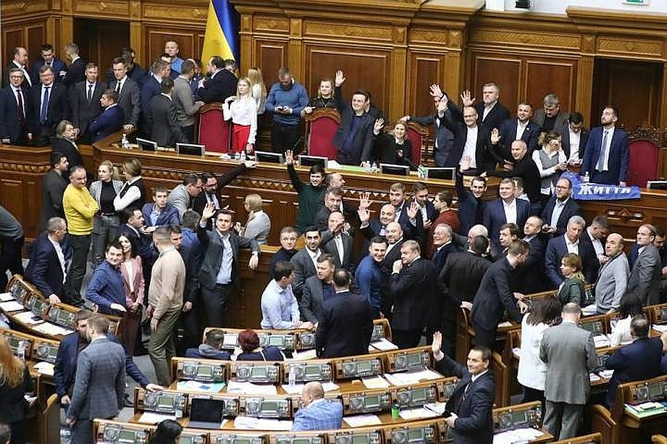 Верховная рада после жарких споров все же приняла приняла скандальную земельную реформу. Фото: Петр Сивков/ТАСС