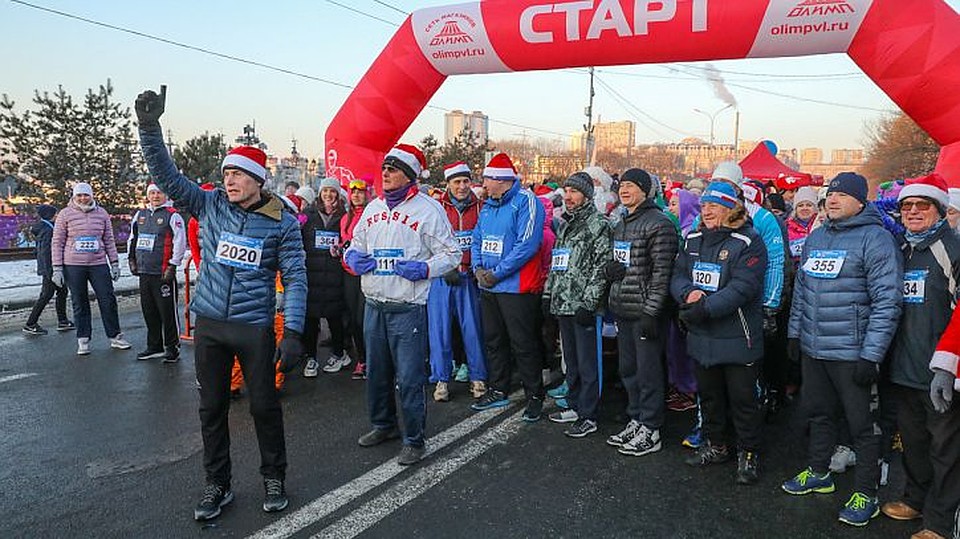 Губернатор Приморья дал старт костюмированному забегу Фото: primorsky.ru