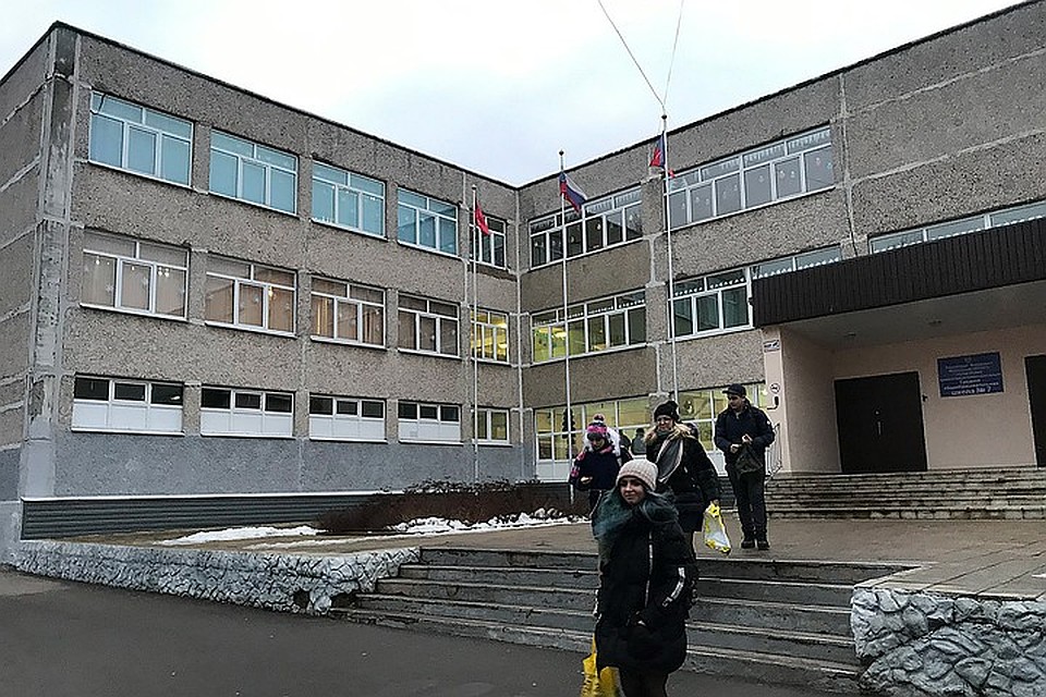 Школа №7 в подмосковной Лобне, где учился премьер. Фото: Дина КАРПИЦКАЯ