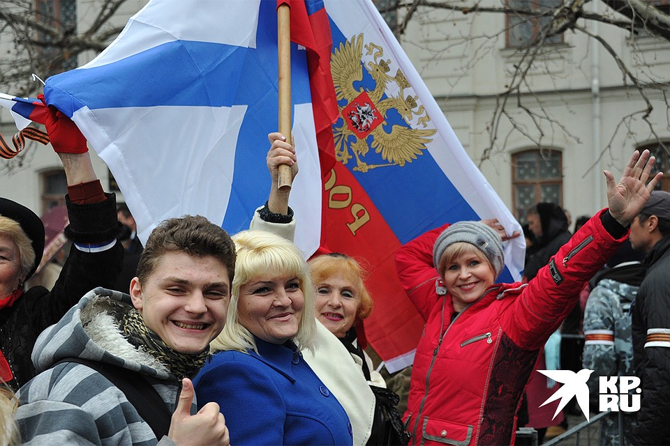 Март 2014 года, участники митинга в Севастополе, посвященного историческим решениям Верховного Совета Крыма и Городского Совета Севастополя о вхождении в состав России. Фото: Анатолий ЖДАНОВ
