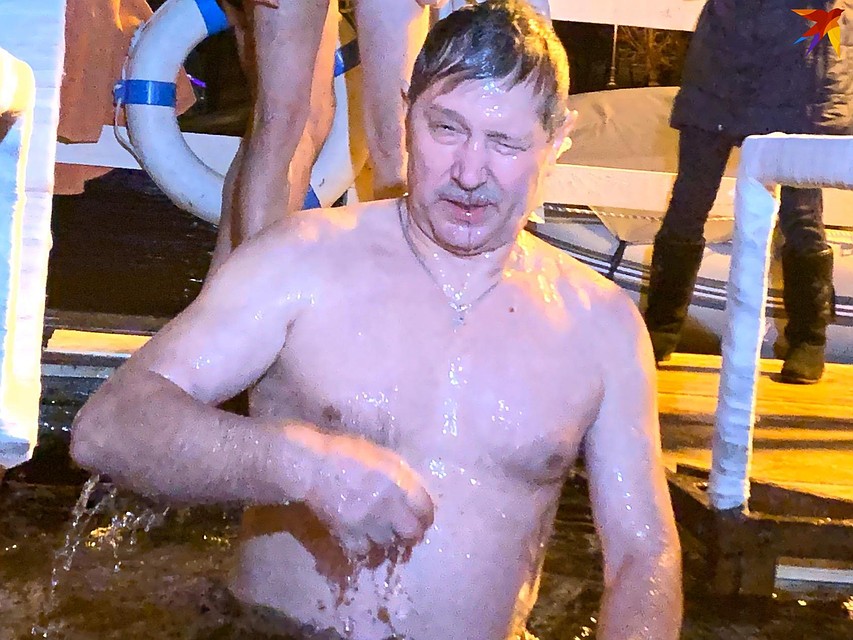 Вода в реке очень холодная Фото: Татьяна РУМЯНЦЕВА