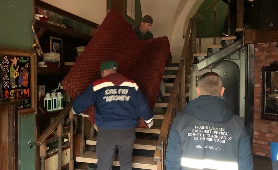 Никто так и не освободил добровольно незаконно занимаемые помещения. Фото: gov.spb.ru
