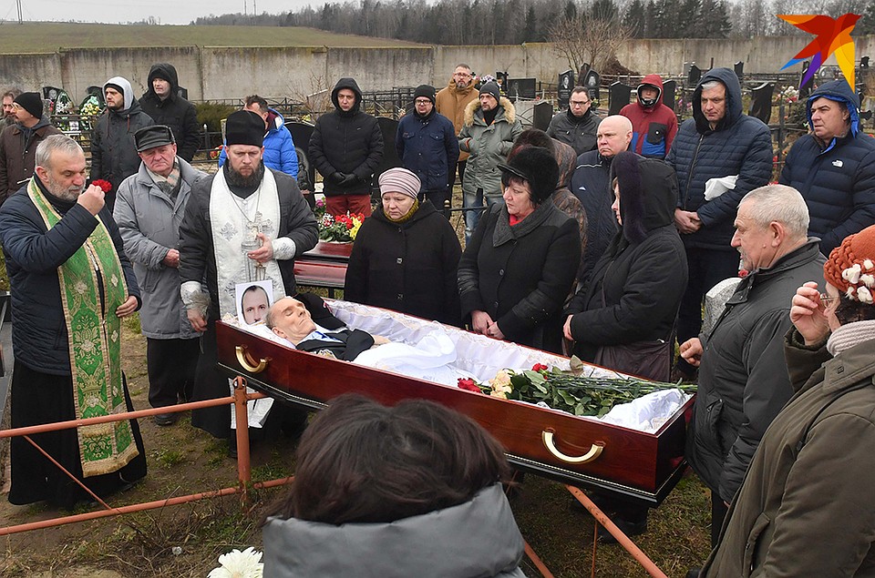 Проститься с Русланом пришло много друзей музыкантов. Фото: Виктор ДРАЧЕВ