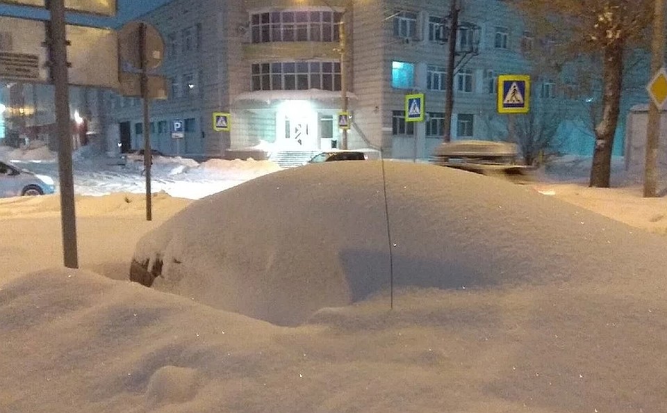 Сугробы в Барнауле Фото: Анастасия Корягина