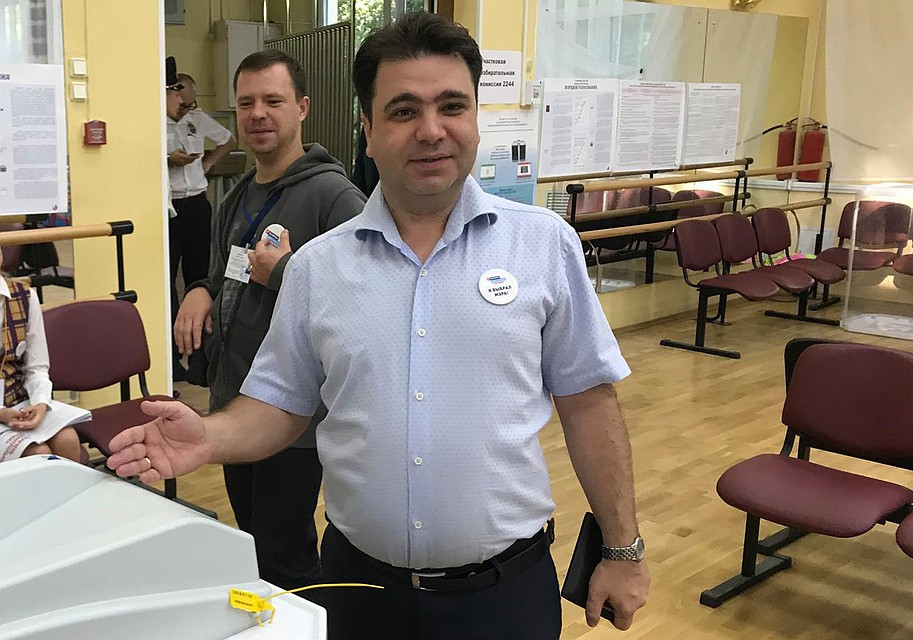 На следующий день после ЧП стало известно, что директор школы №113 Давор Туба написал заявление об увольнении. Фото: Личная страничка героя публикации в соцсети