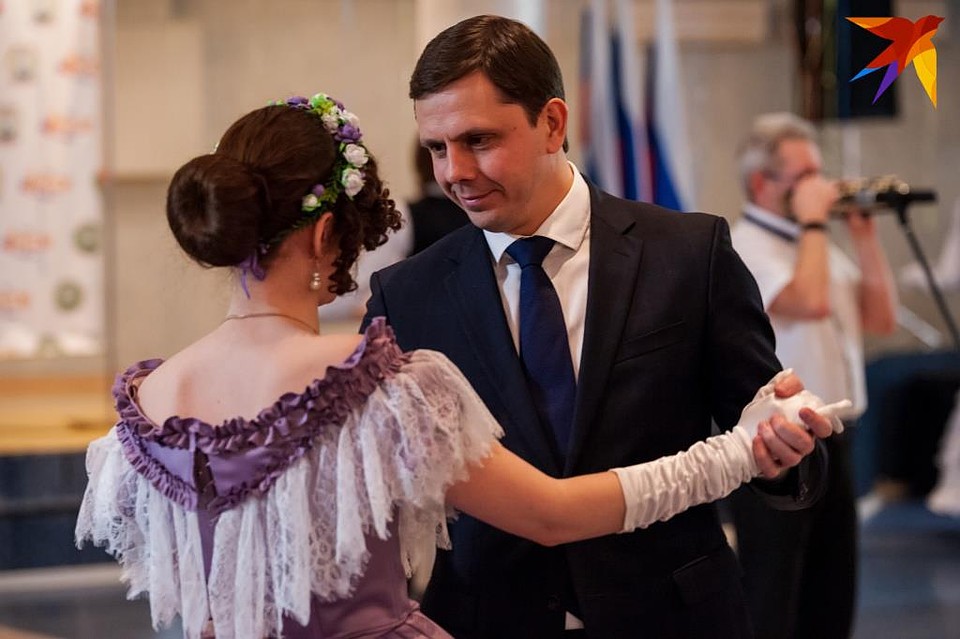 Андрей Клычков станцевал с молодежью на творческом вечере Фото: Вячеслав КОВАЛЕНКО
