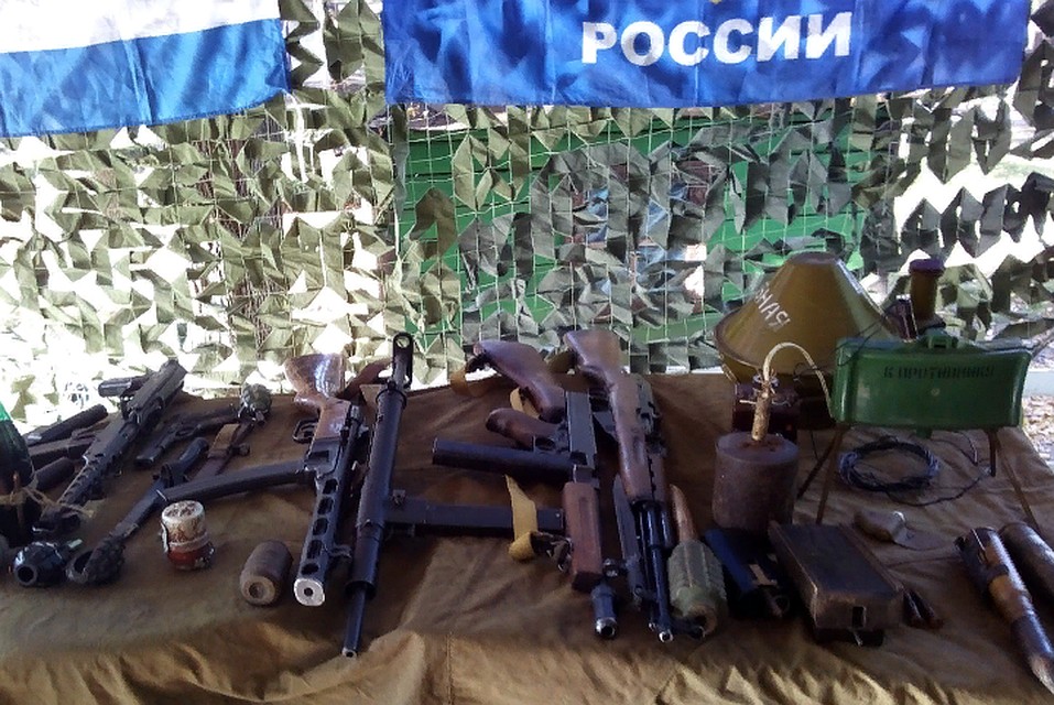 Фото: пионерская организация "Наследие" и старшие товарищи из клуба "Святослав"