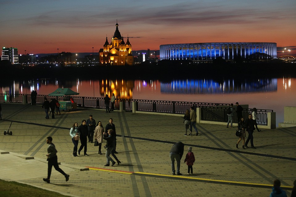 Вид на Стрелку с Нижневолжской набережной. Фото: Анастасия МАКАРЫЧЕВА