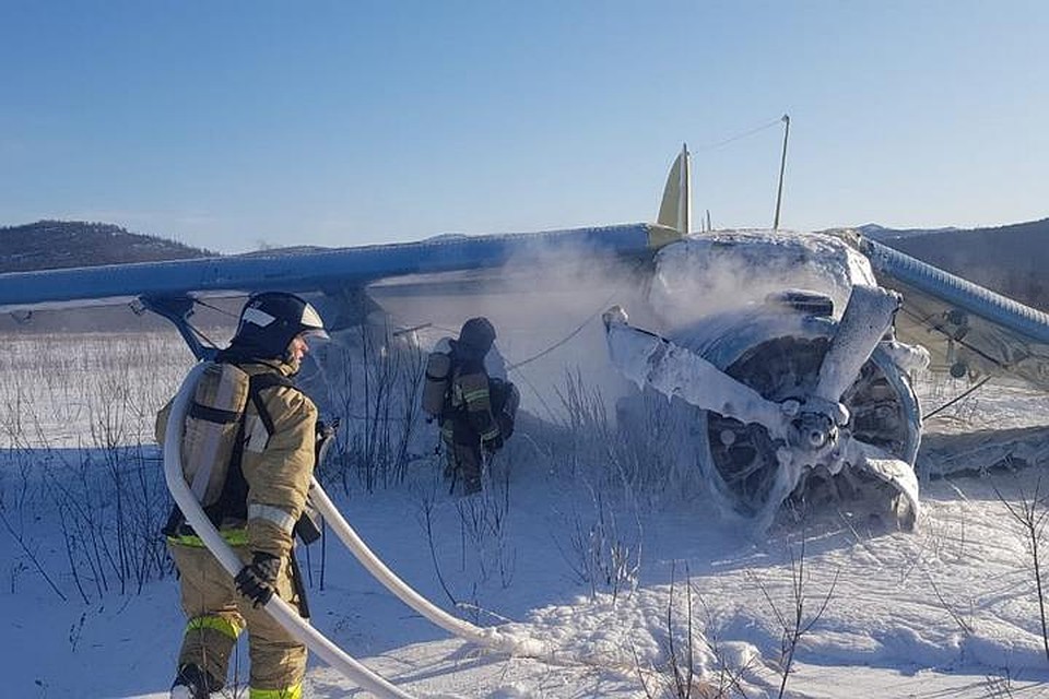 Всего на борту самолета находились 2 члена экипажа и 12 пассажиров. Фото: ДВРПСО МЧС России