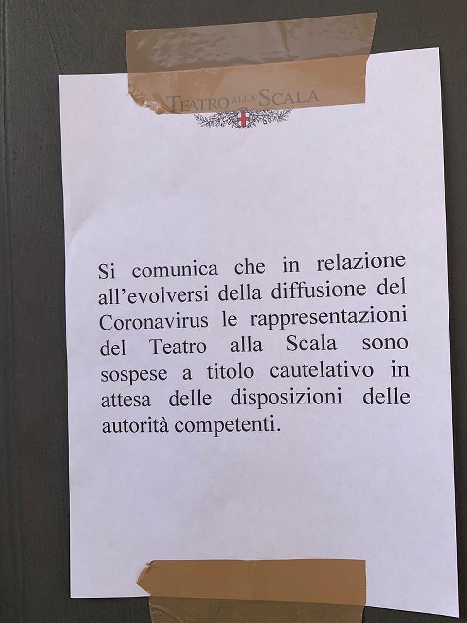 Объявление об отмене спектаклей в Teatro Alla Scala