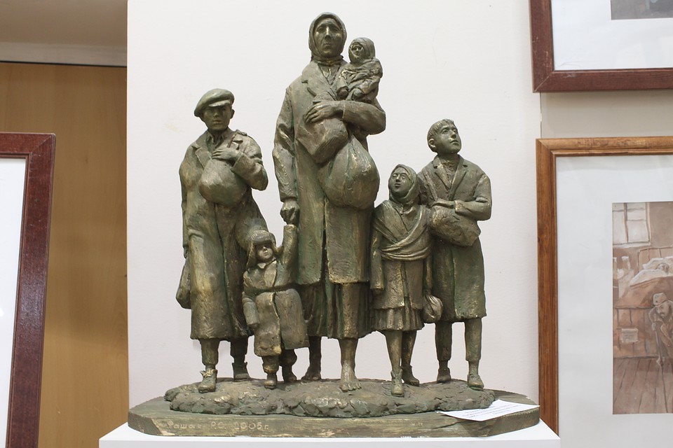 Работа «Беженцы 1941г. Украина. Полтава» Фото: Никита МАКАРЕНКОВ, Павел ХАНАРИН