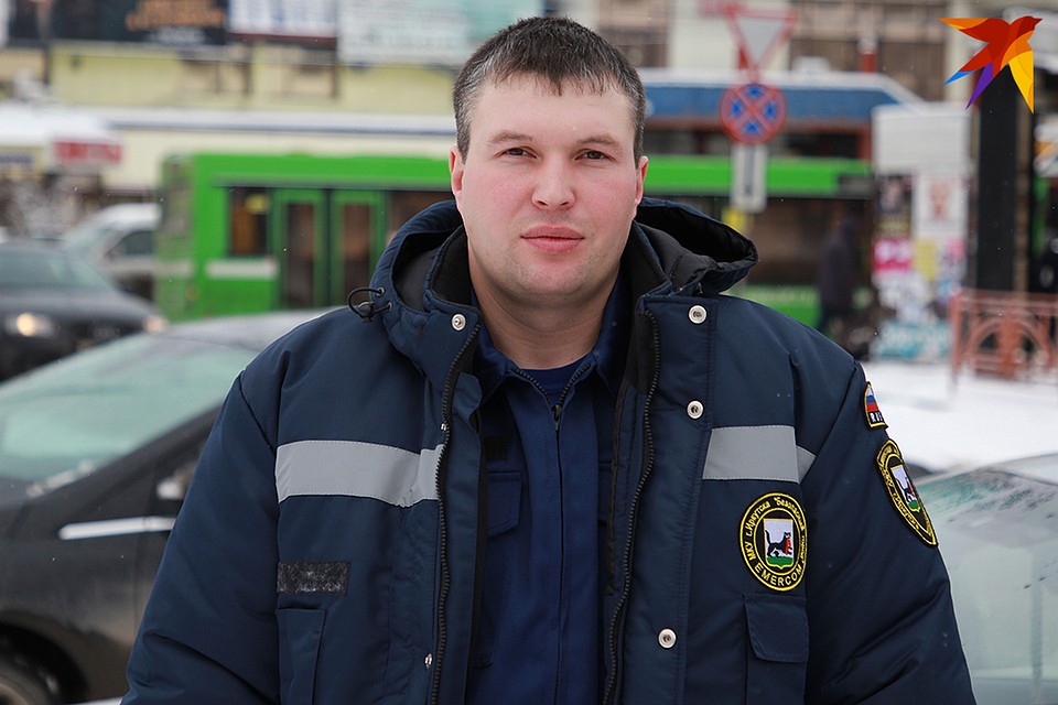 Когда Михаил Дмитриев спас девушку, с улицы он услышал аплодисменты Фото: Юлия ПЫХАЛОВА
