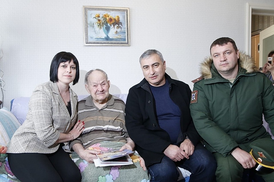 Василию Евсеевичу - 105 лет. Фото: пресс-служба администрации Новороссийска