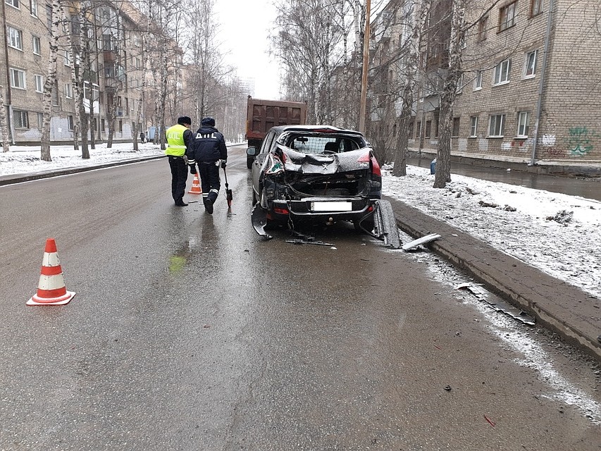 Второе ДТП произошло в Екатеринбурге. Фото: отдел пропаганды ГИБДД по Свердловской области