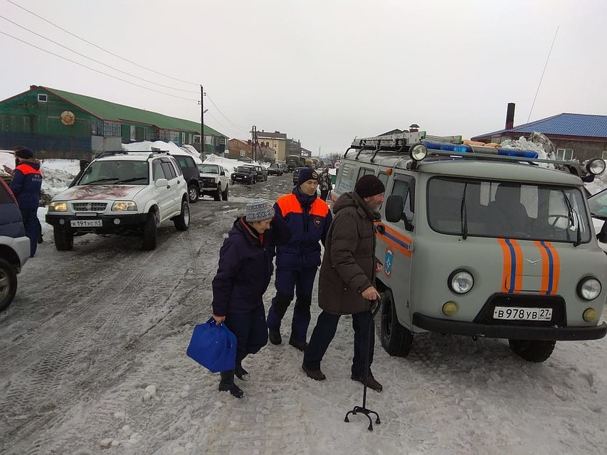 Местные отнеслись к ситуации с пониманием и не поддались панике. Фото: ГУ МЧС России по Сахалинской области
