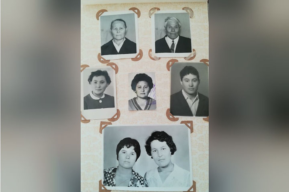 Семейный альбом Аксеновых, на нижнем снимке слева - Нина. Фото: личный архив.