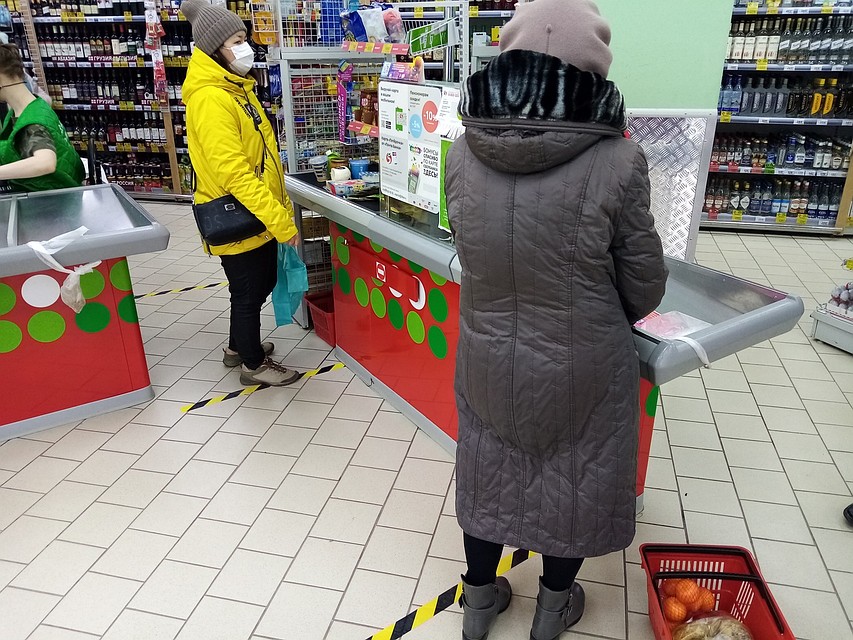 Покупатели соблюдают дистанцию Фото: Алена Кульмухаметова
