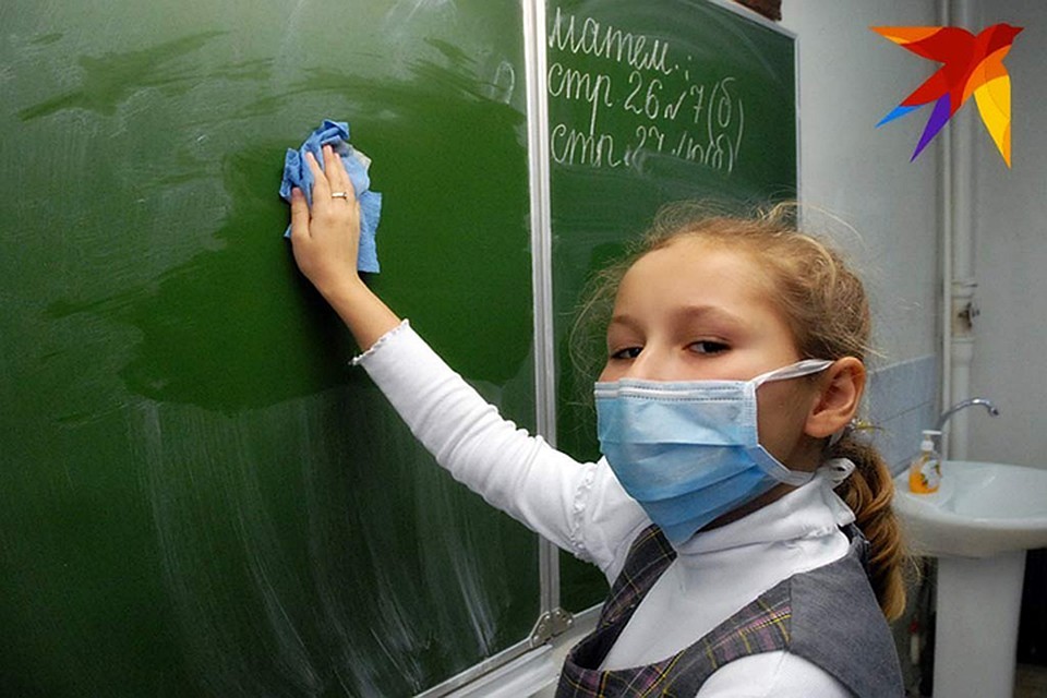 Уведомив об этом школу, родители могут оставить детей на домашнем карантине.