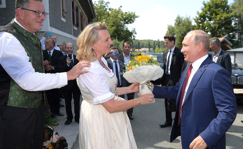 Владимир Путин на свадьбе экс-министра иностранных дел Австрии, 2018 год. Фото: GLOBAL LOOK PRESS