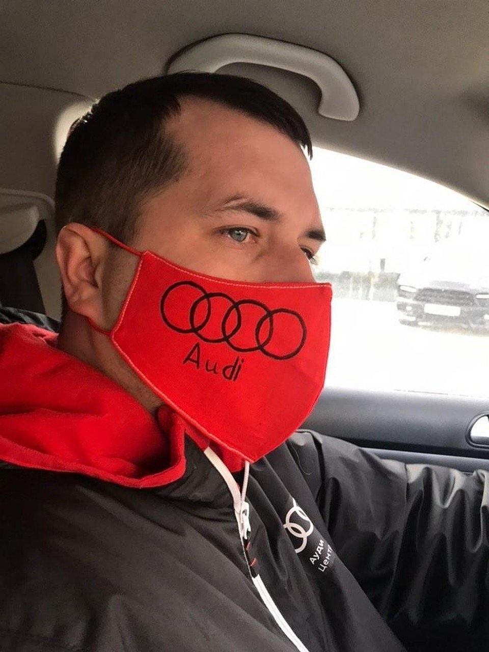 Принт для стильных тюменцев - специально для поклонников Audi. Фото: Ирина Максимова