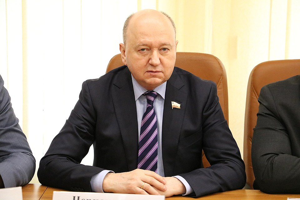 Леонид Чернощеков