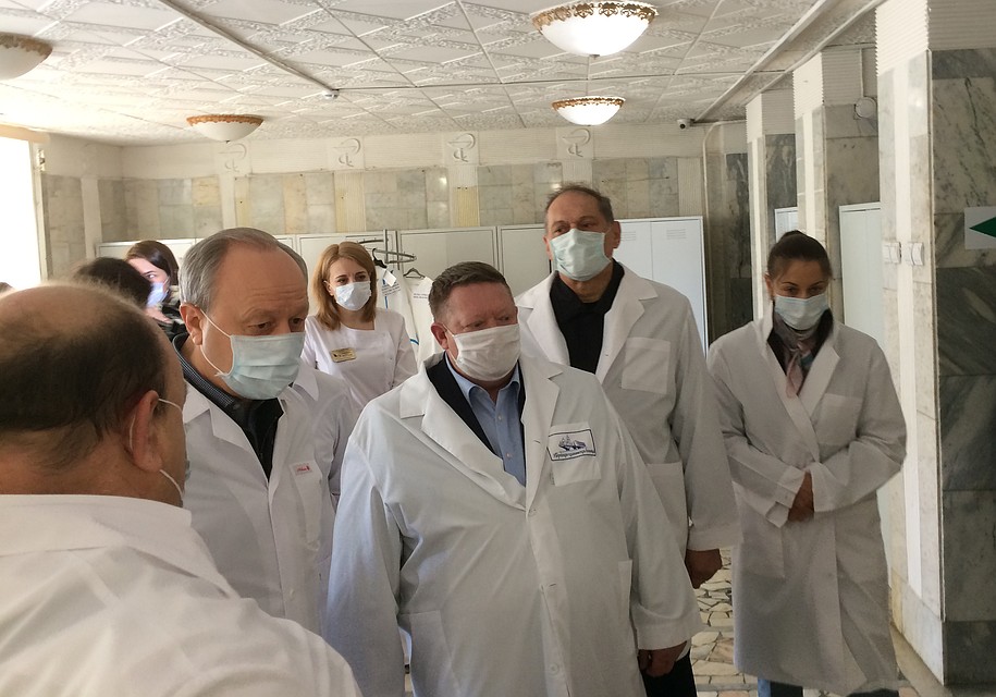 Депутат Госдумы Николай Панков и губернатор области Валерий Радаев посетили больницы