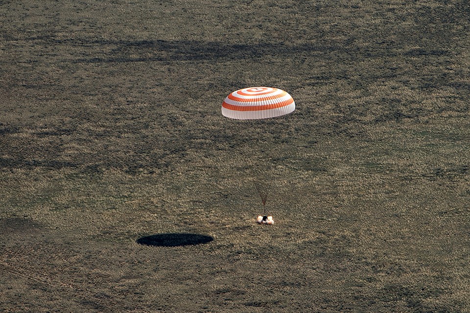 Спуск на Землю международного экипажа корабля «Союз МС-15». Фото: REUTERS
