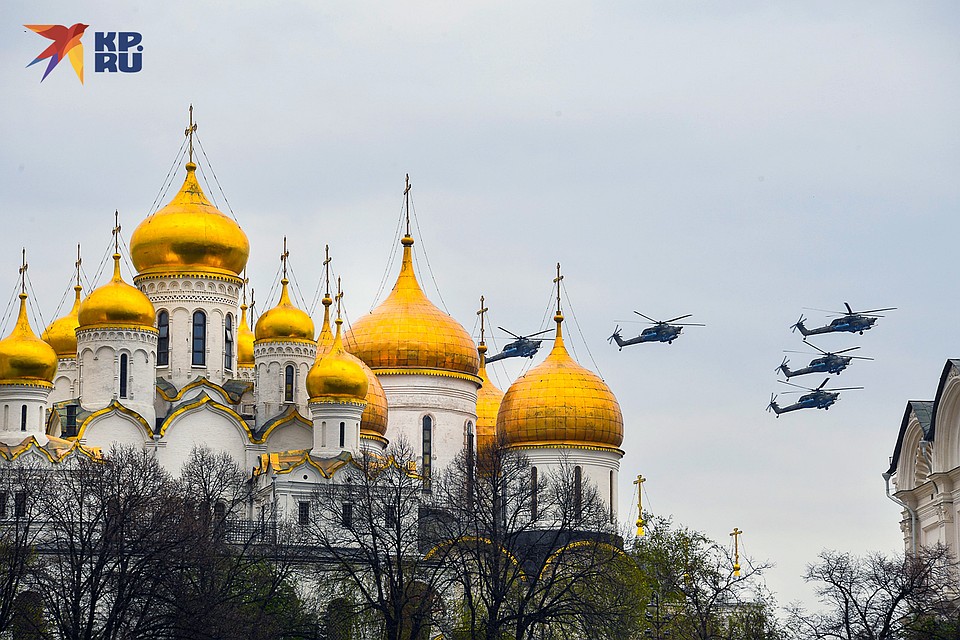 Праздник, пусть даже из окон своих домов, мы все же сможем увидеть Фото: Михаил ФРОЛОВ
