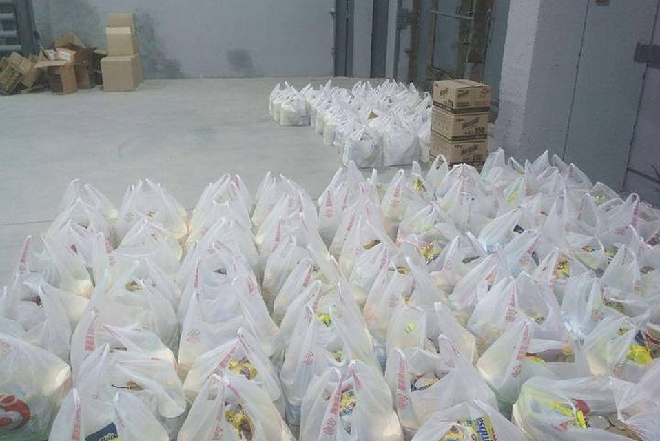 Продуктовые наборы собираются силами как простых пермяков, так и пермских предприятий. Фото: команда SOSеди