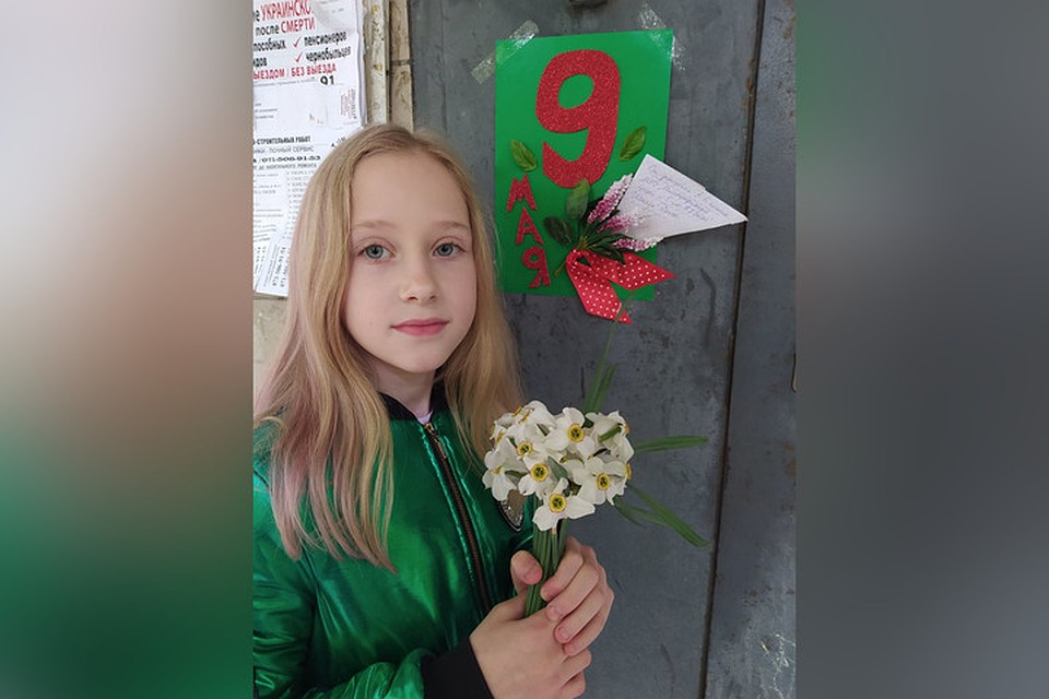 Аппликации и рисунки украсили подъезды Донецка. Фото: Елизаветы Шепель