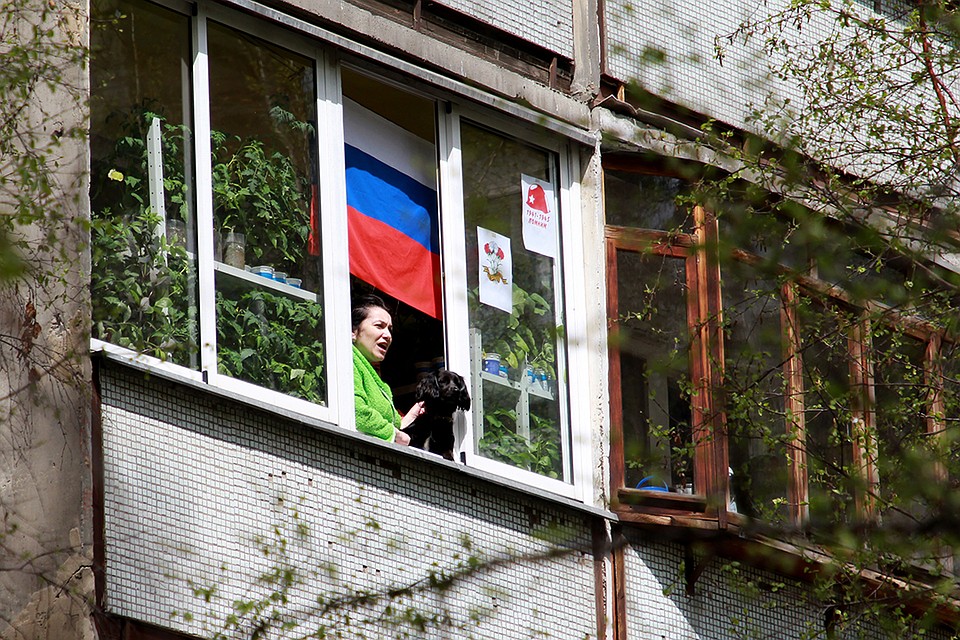 Иркутяне приняли участие в акции "Окна Победы" Фото: Юлия ПЫХАЛОВА