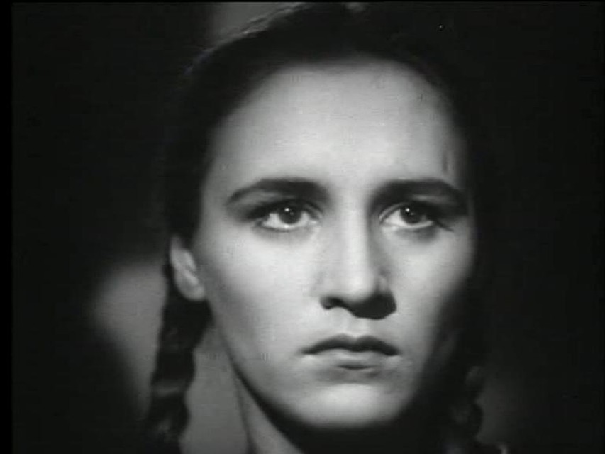 Нонна Мордюкова в фильме "Молодая Гвардия",1948 г.