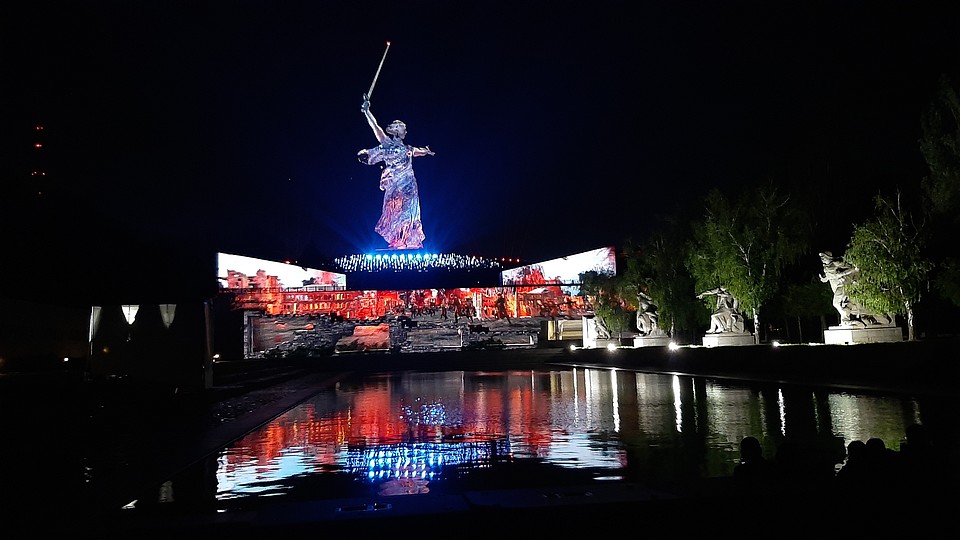 Волгоградцы смогли увидеть шоу по телевизору. Фото: Екатерина СИМОХИНА