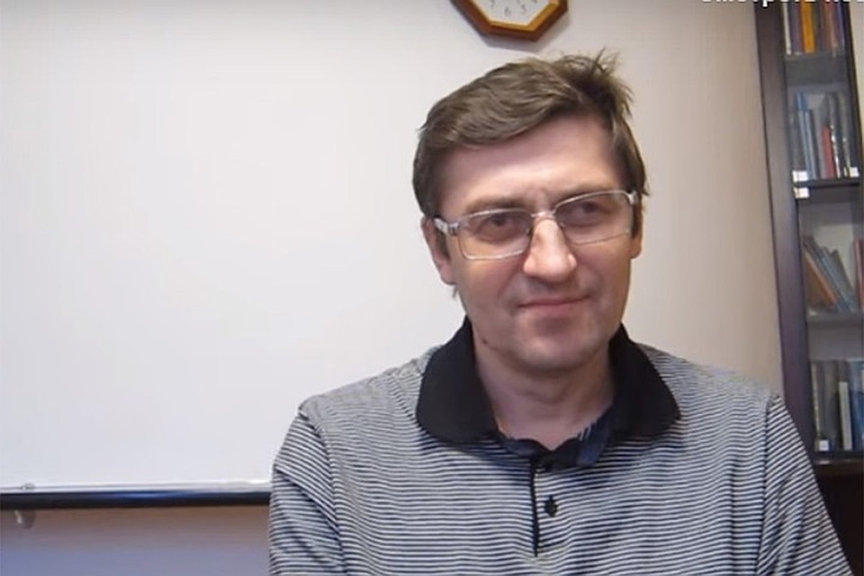 Врач Владимир Мартов поделился опытом лечения пациентов с COVID-19. Фото: кадр из видео канала "Медицинская книга".