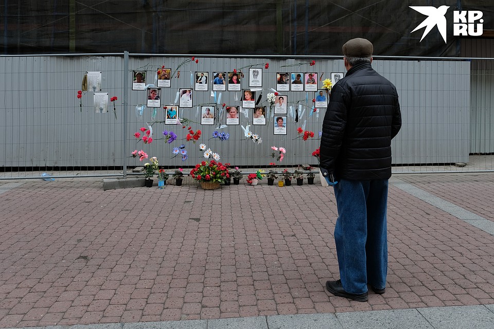 Ранее в Санкт-Петербурге появился мемориал врачам, умершим от коронавируса. Фото: Артем КИЛЬКИН