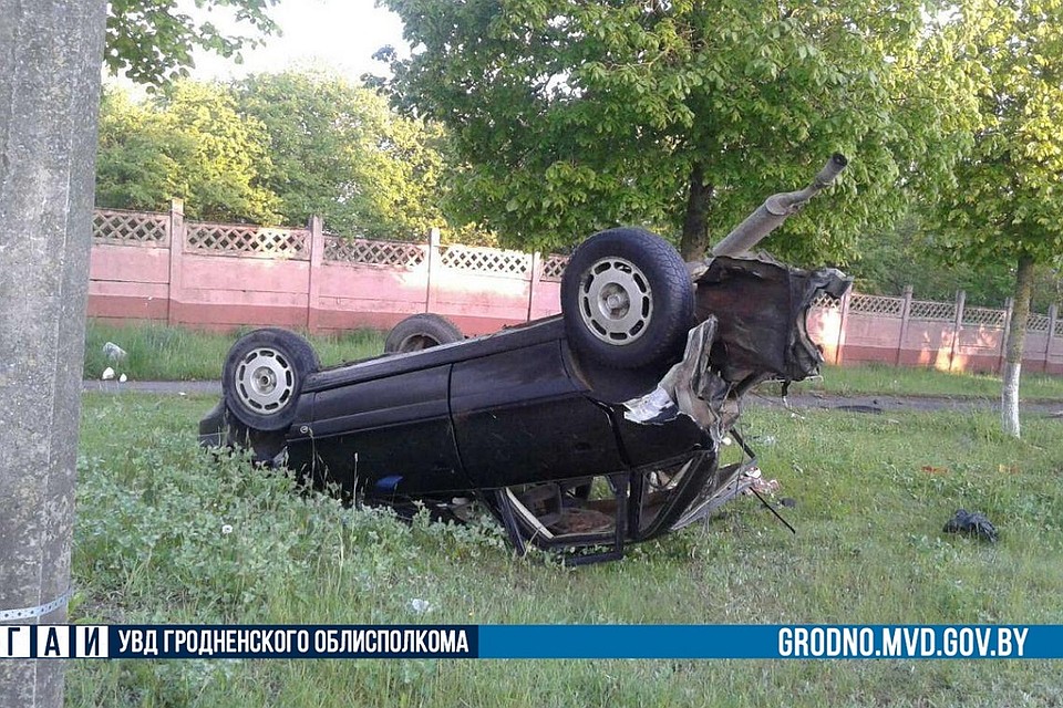 Во время ДТП водителя выбросило из салона машины. Фото: ГАИ Гродно.