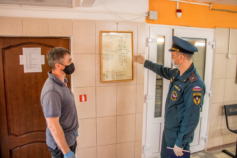 С руководством и персоналом проводятся инструктажи по технике пожарной безопасности Фото: ГУ МЧС России по Тверской области