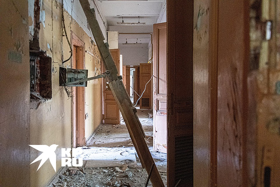 Бывшему корпусу технического училища 120 лет - по архитектурным меркам, не так уж и много Фото: Михаил ФРОЛОВ