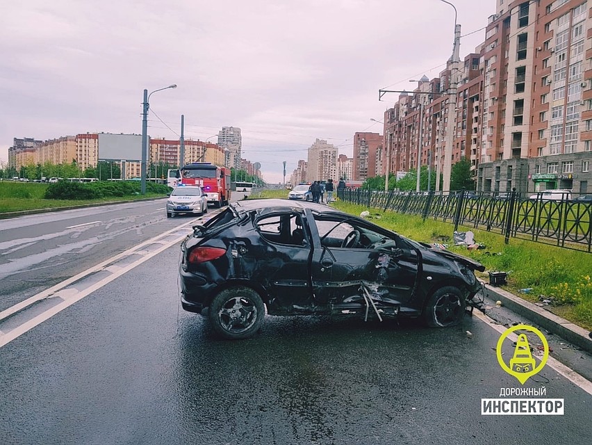 Машина если и подлежит восстановлению, то достаточно дорогостоящему. Фото: vk.com/dorinspb