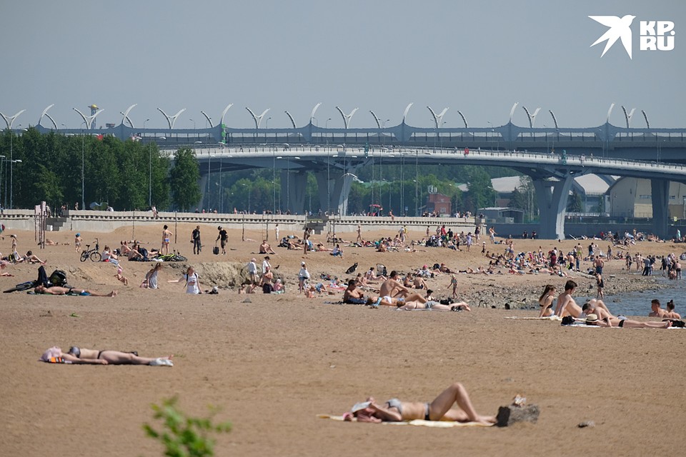 Красиво жить не запретишь - чем Финский залив не море? Фото: Артем КИЛЬКИН
