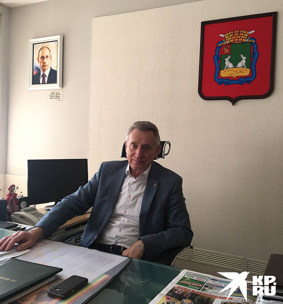 Председатель совета народных депутатов Коврова Анатолий Зотов: "Каждый руководитель вынужден сегодня искать деньги. Морозова погубила излишняя самоуверенность..." Фото: Ульяна СКОЙБЕДА