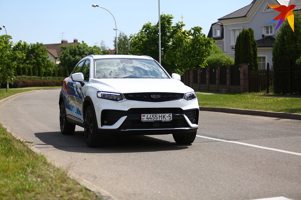 В конкурентах у Geely FY11 - Volkswagen Tiguan, Toyota RAV4, Mazda CX-5 и малоизвестный у нас Haval F7x. Фото: Святослав ЗОРКИЙ