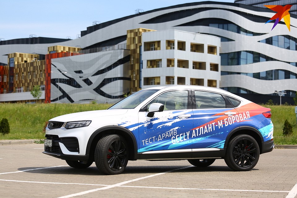 Кросс-купе Geely FY11 построено на базе кроссовера Volvo XC40. Фото: Святослав ЗОРКИЙ