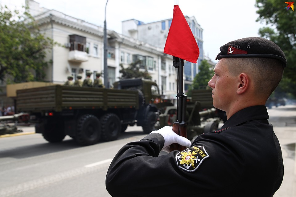 В Новороссийске прошел Парад Победы Фото: Виталий ТИМКИВ