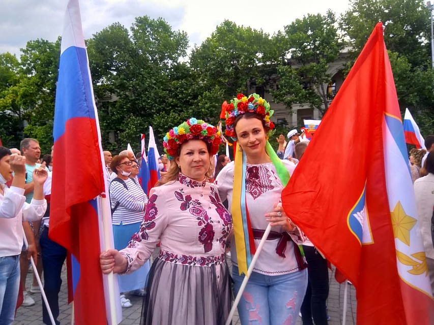 Зрительницы концерта 24 июня в Севастополе Фото: Петр Шувайников