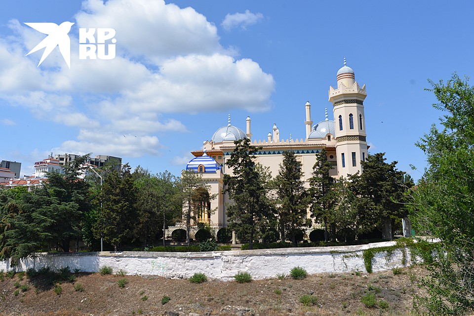 В этой патриархальности притаился 4-звездочный отель «Алые паруса» Фото: Юлия АЛЕХИНА